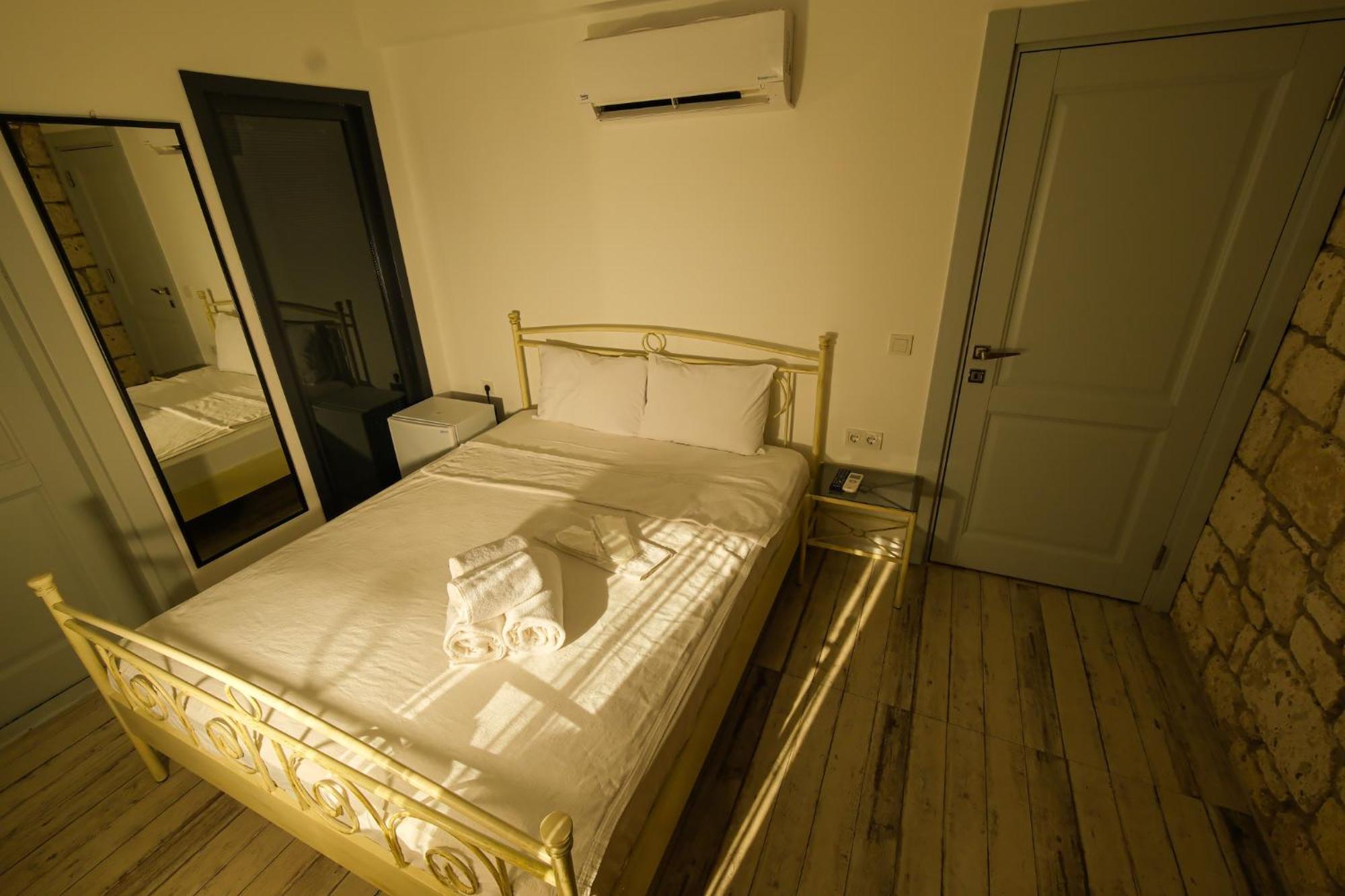 Kybele Alaçatı Hotel *